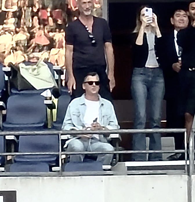 [잡담] 파리콘에서 예쁜 디올 넝마(?)입은 지민 | 인스티즈