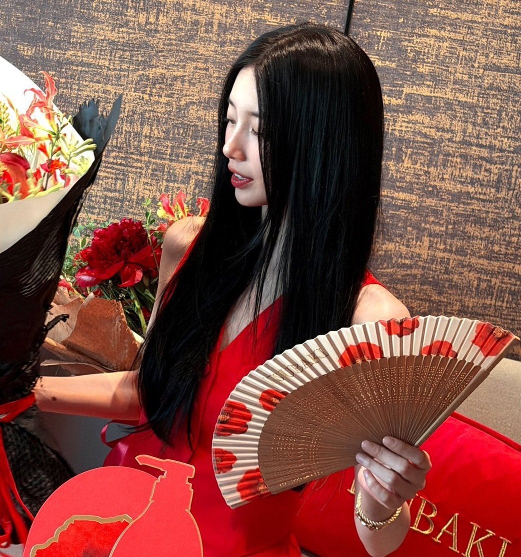 [잡담] 수지) 수지 흑발vs갈발vs빨간 머리 | 인스티즈
