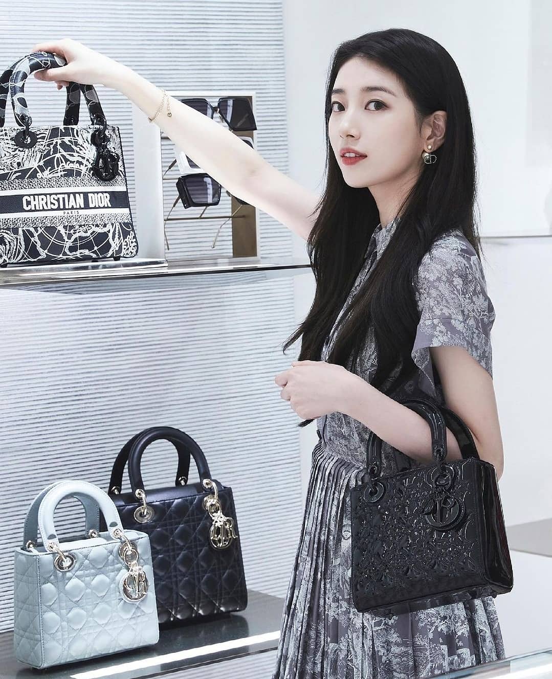 [잡담] 수지) 수지 흑발vs갈발vs빨간 머리 | 인스티즈