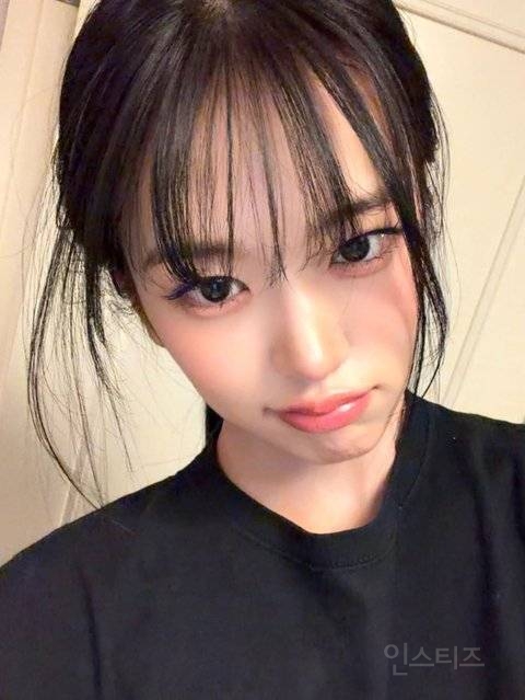 안유진 닮은 꼴로 알티탔던 신인 남자 아이돌 .jpg | 인스티즈
