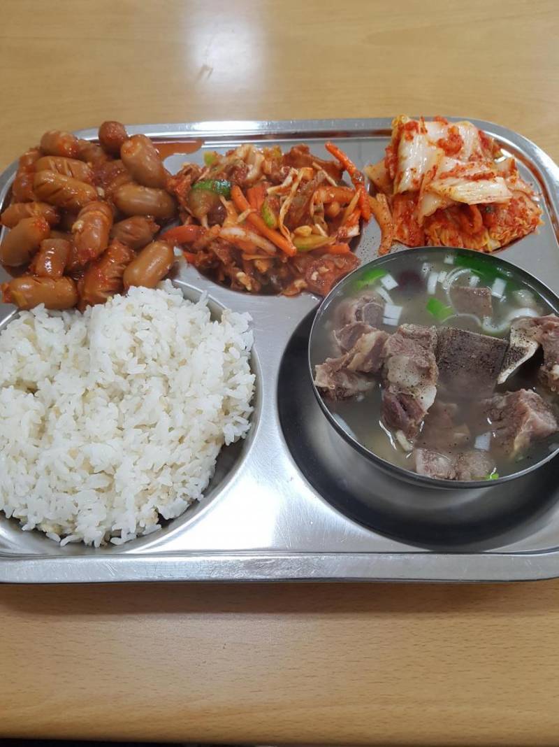 [잡담] 고등학교 급식 많이 먹는거야?? | 인스티즈