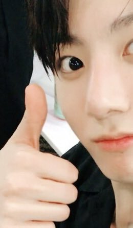 [잡담] 정국이 17년도 셀카하고 오늘 셀카 비교 | 인스티즈