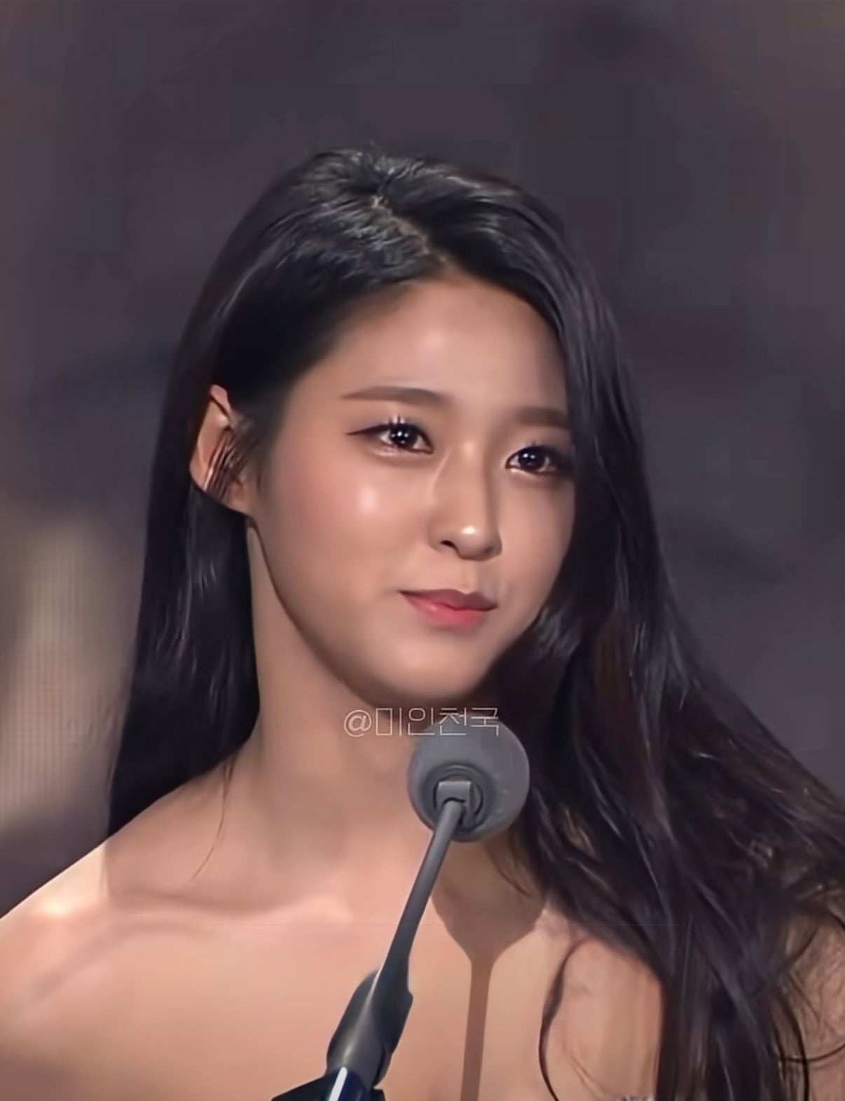 [잡담] 쇼츠에 설현 떠서 봤는데 진짜 역대급 미인같어 개이쁨 | 인스티즈