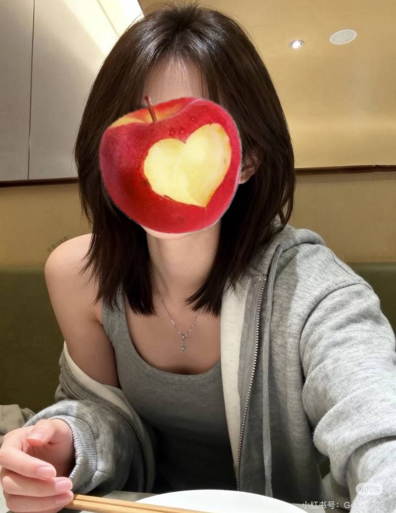 [잡담] 중단발 레이어드컷하면 더듬이 내려오는거 나만그래? | 인스티즈