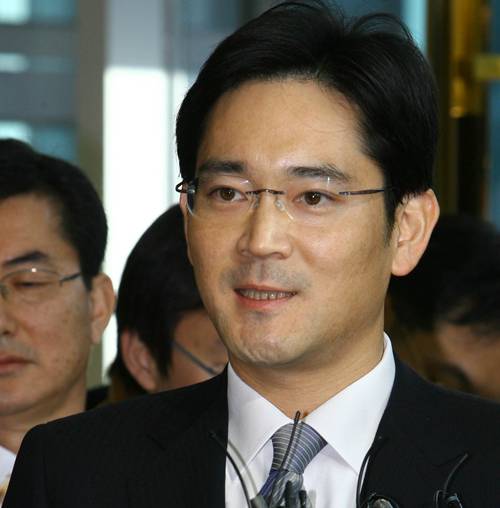 [잡담] 이재용 회장 잘생긴편 아니야? | 인스티즈