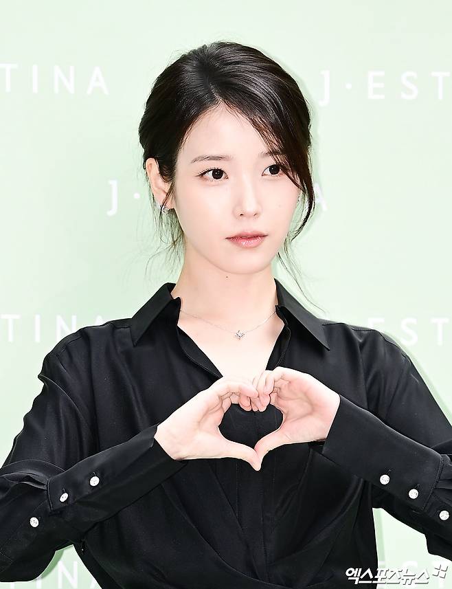 [정보/소식] [단독] '컴백 연기' 아이유, 오늘(21일) 예정대로 뮤직비디오 촬영…"컨디션 고려" | 인스티즈