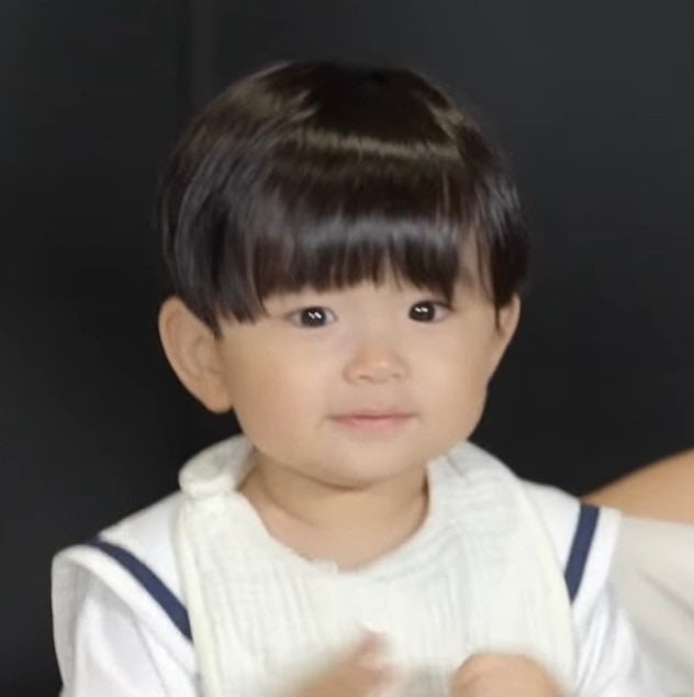 [잡담] 유준이 언제 아기에서 (아주 조금) 어린이가 됐지.. | 인스티즈
