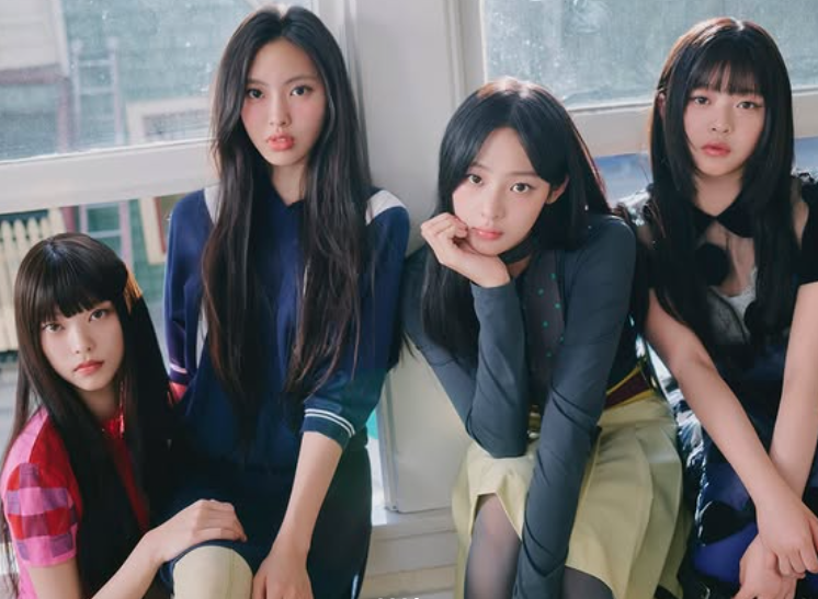 [잡담] 신기하게 코디 난해한쪽 같은데 미감은 또 나쁘지않아보임 | 인스티즈