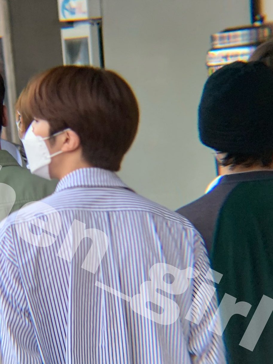 [잡담] 송하 데뷔해야함 회사 선배돌에 내 최애 있는데 둘이 룸메여서 슴티알 데뷔하고 투샷 기다리고 있단말임 | 인스티즈