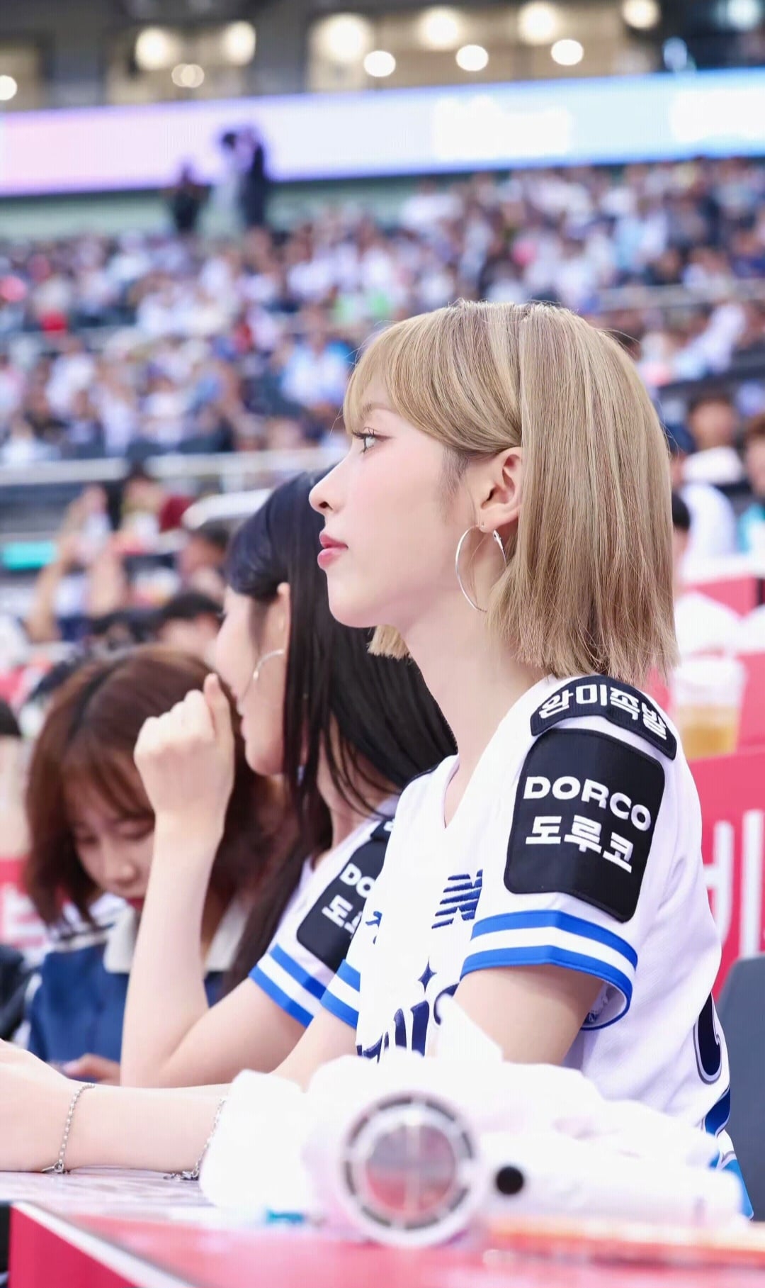 [잡담] 이거보니까 메이 실물이 진짜 이쁠것같음 | 인스티즈