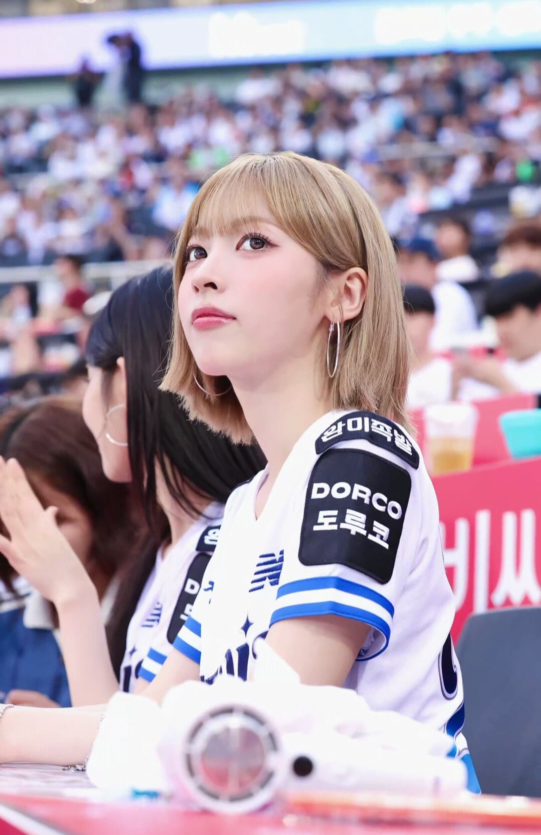 [잡담] 이거보니까 메이 실물이 진짜 이쁠것같음 | 인스티즈