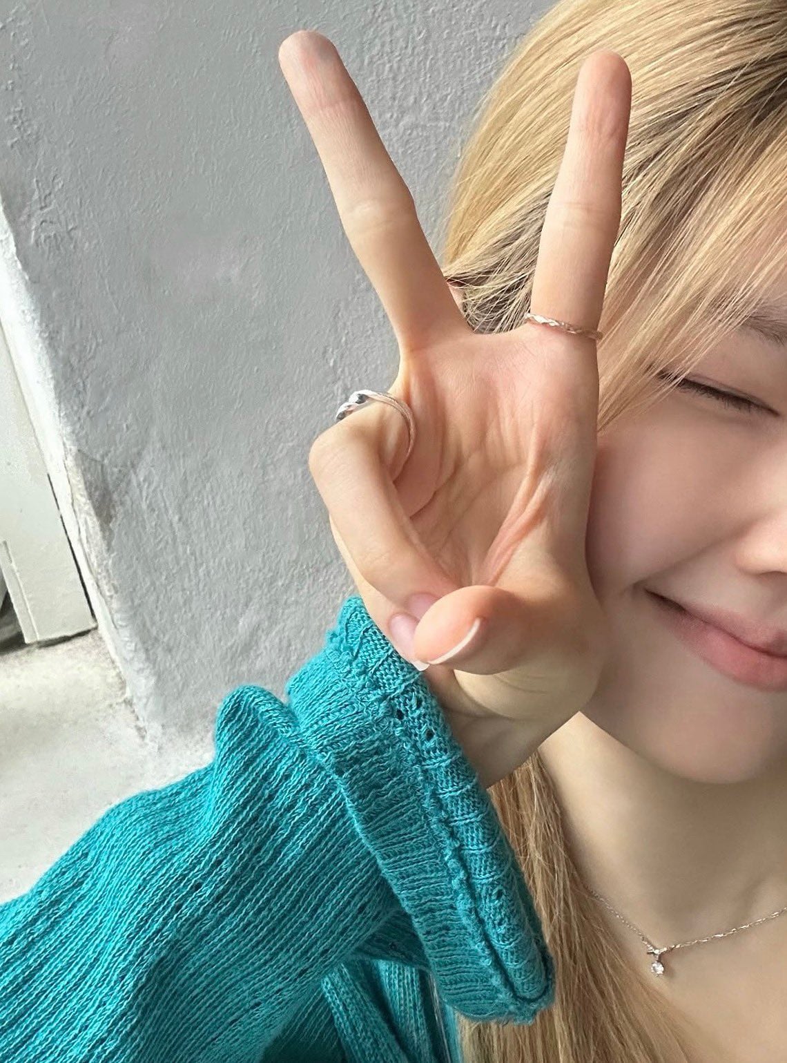 [잡담] 하이브 여돌 전문 레이블 첫주자 튜이드 두명 공식 인스타에 얼굴 살짝 공개됨 | 인스티즈