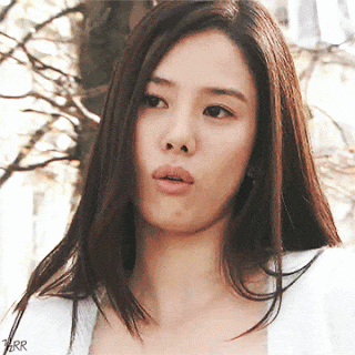 [잡담] 배우 김현주가 우리가 흔히 말하는 사슴상 맞지? | 인스티즈
