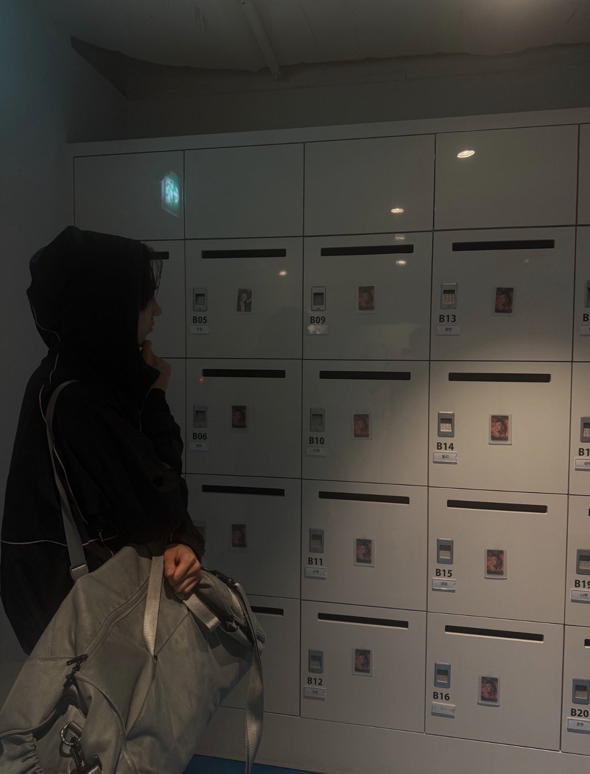 [잡담] 제왑돌들 박진영 포카보고 단체로 어리둥절한거 개웃긴다 | 인스티즈