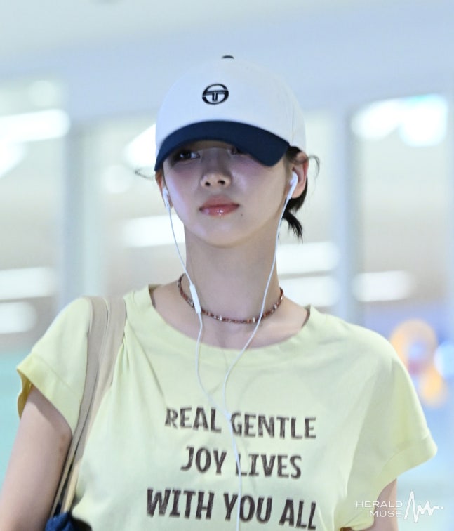[잡담] 260723 카리나&원터 공항 입국 기사사진 | 인스티즈
