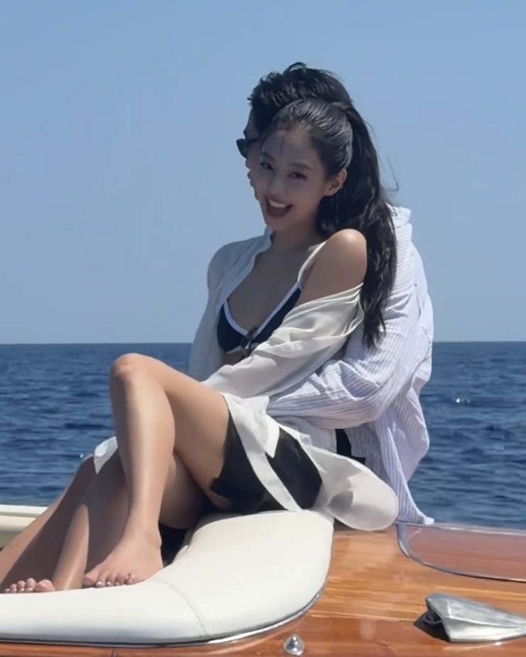 [잡담] 제니 뮤비에서 개핫걸로 나올것같애 | 인스티즈