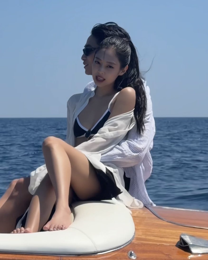 [잡담] 제니 뮤비에서 개핫걸로 나올것같애 | 인스티즈