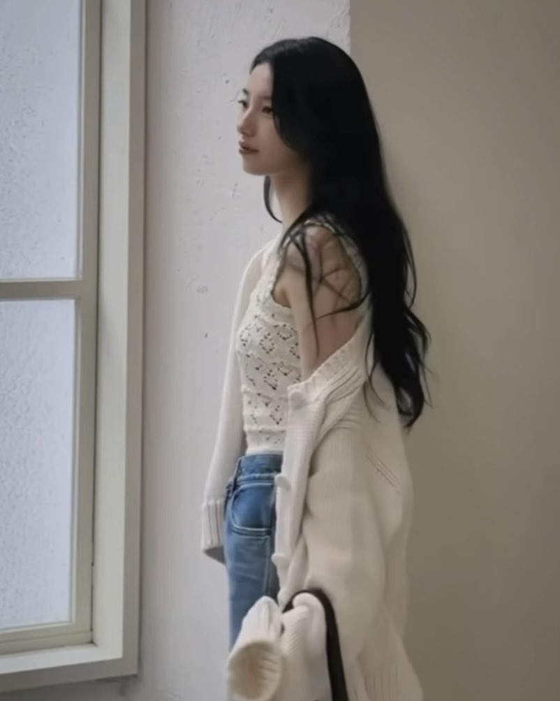 [잡담] 수지 흰티+청바지 필승 조합 | 인스티즈