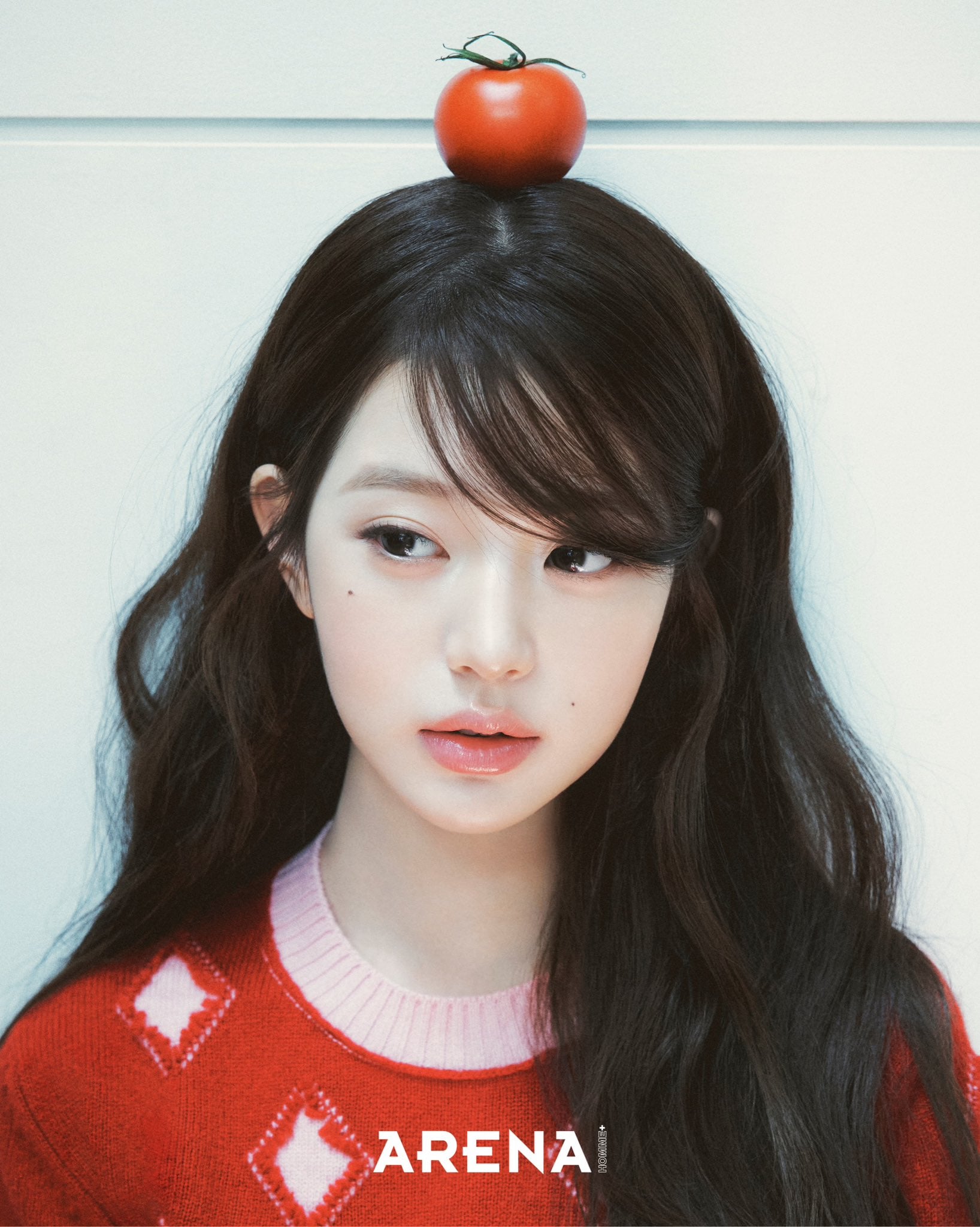 [잡담] 장원영 이번에 나온 8월호 잡지 화보 싹 다 좋아서 침나와 | 인스티즈