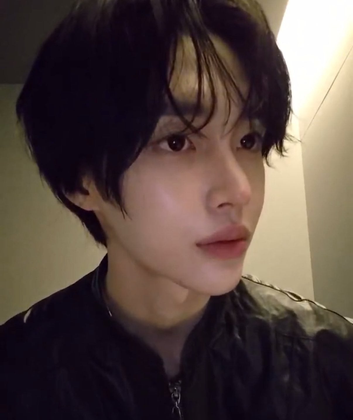 [잡담] 엥..? 라방 화면이 어케이리 생겼대 타팬인데 놀랍다... | 인스티즈