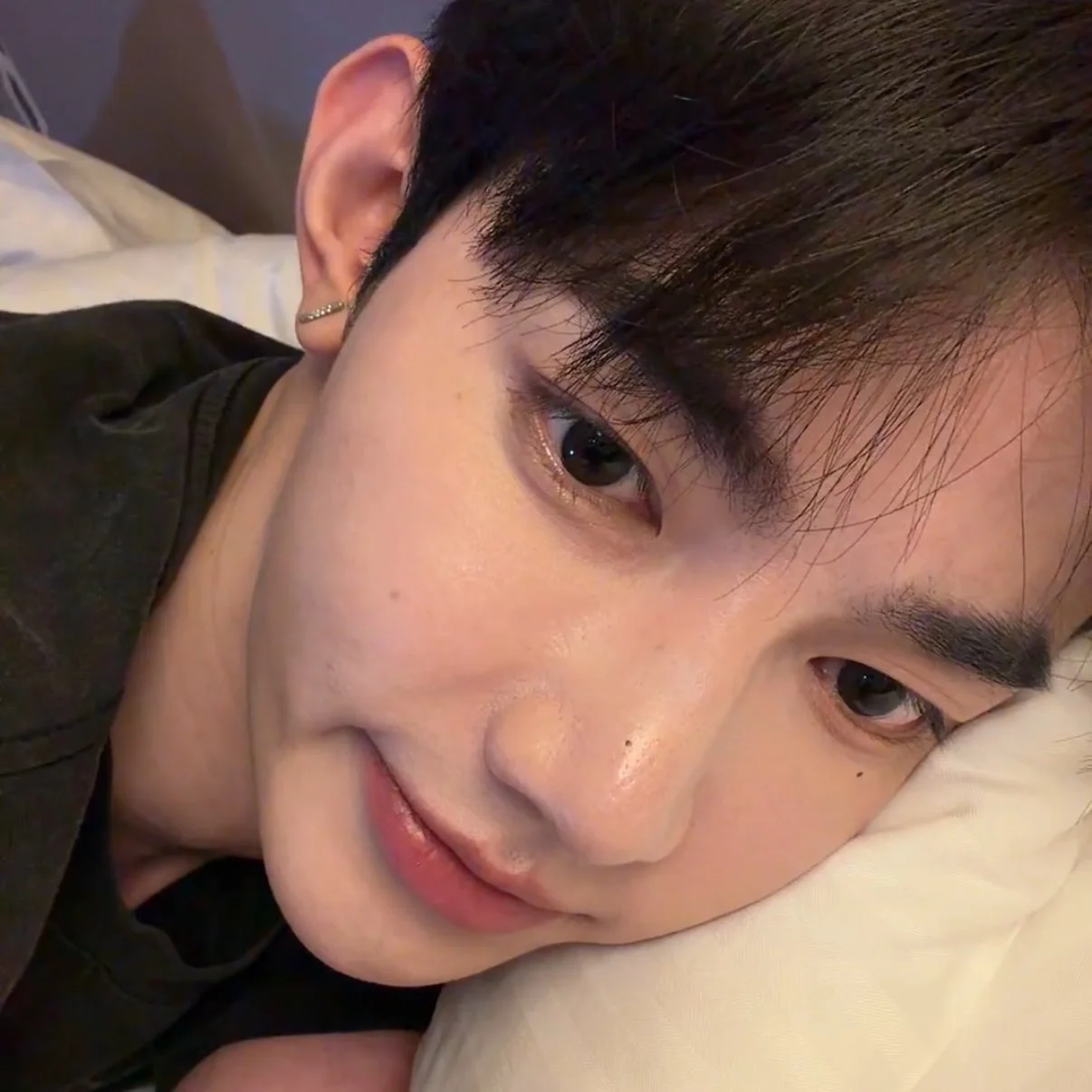 [잡담] 장하오 누워서 라방하는데 | 인스티즈