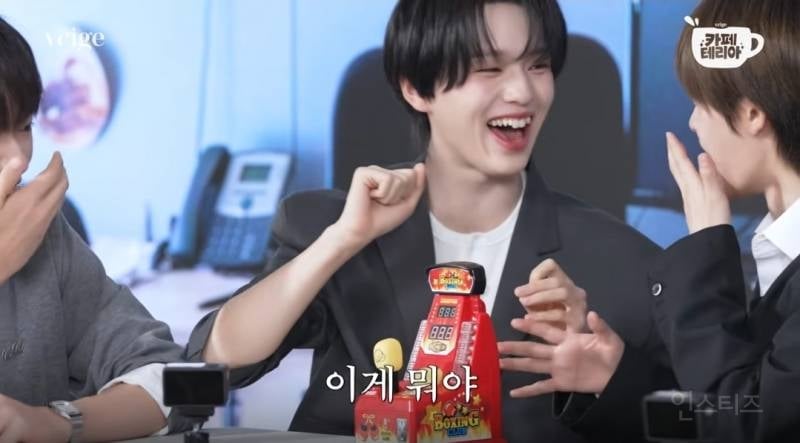 뼈말라 손목인데 힘은 생각보다 쎄다는 아이돌..jpg | 인스티즈