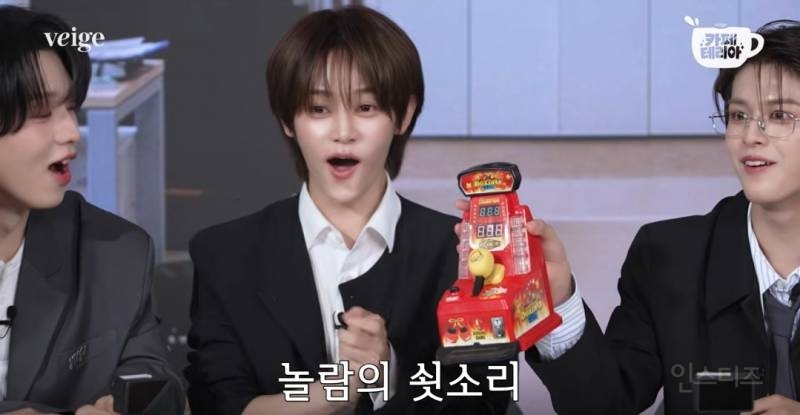 뼈말라 손목인데 힘은 생각보다 쎄다는 아이돌..jpg | 인스티즈