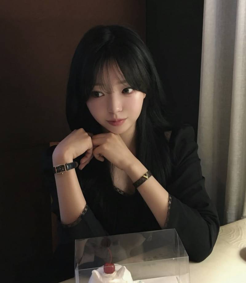 [잡담] 이게 내사진인데 누가 도용하는거같아 어떡해야돼 ? | 인스티즈