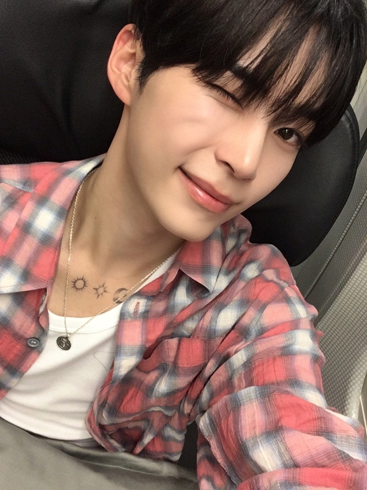 [잡담] 성한빈 비행기 타고 셀카보내준거 | 인스티즈