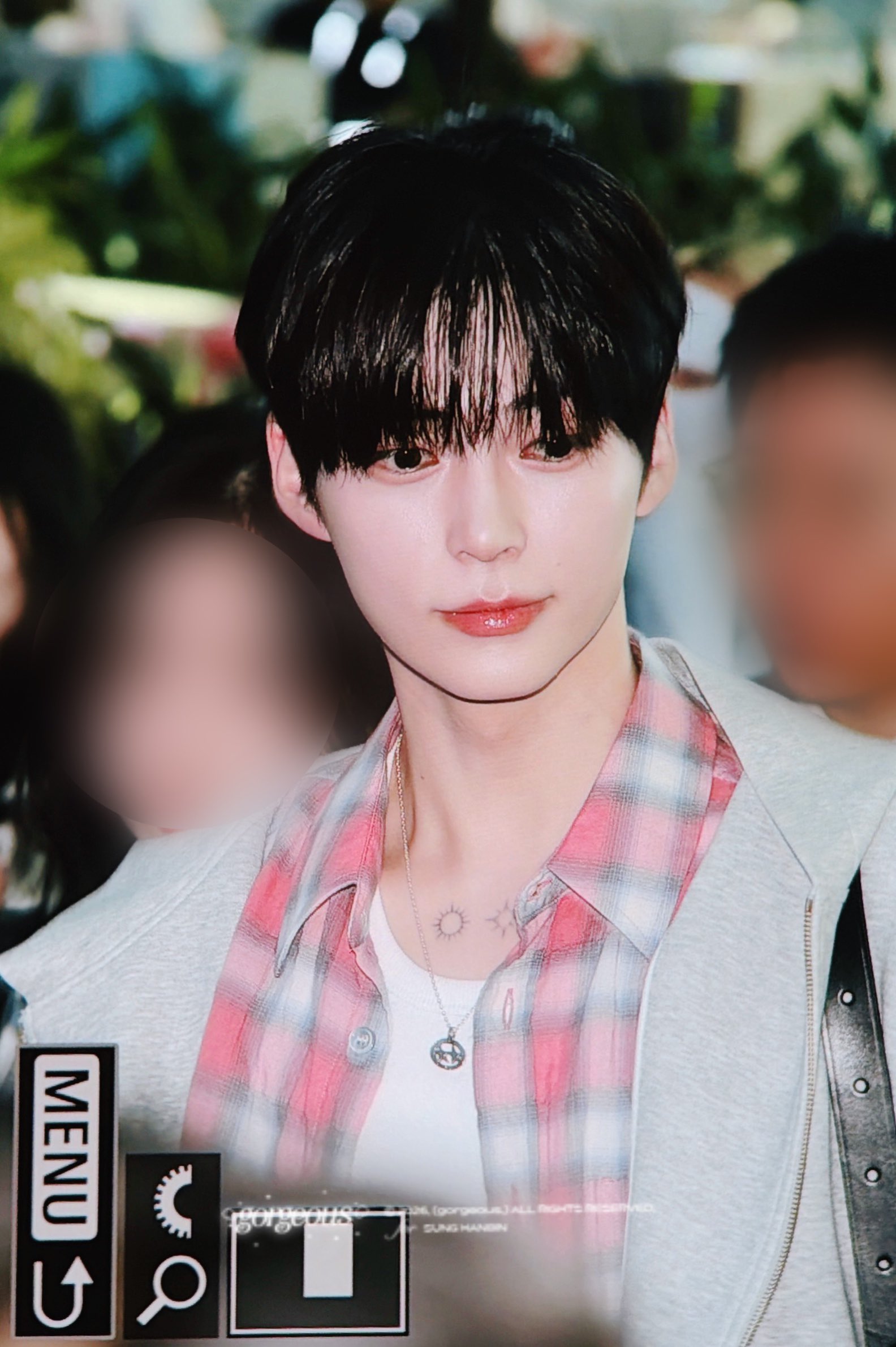[잡담] 성한빈 오늘 핑크셔츠 입은거 | 인스티즈