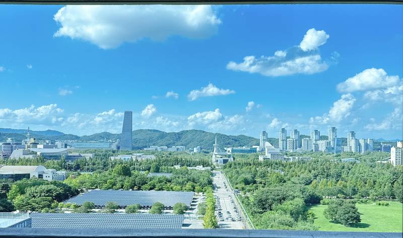 [잡담] 대전여행 왔는데 오늘 날씨 진짜 (개덥고) 좋았음 | 인스티즈