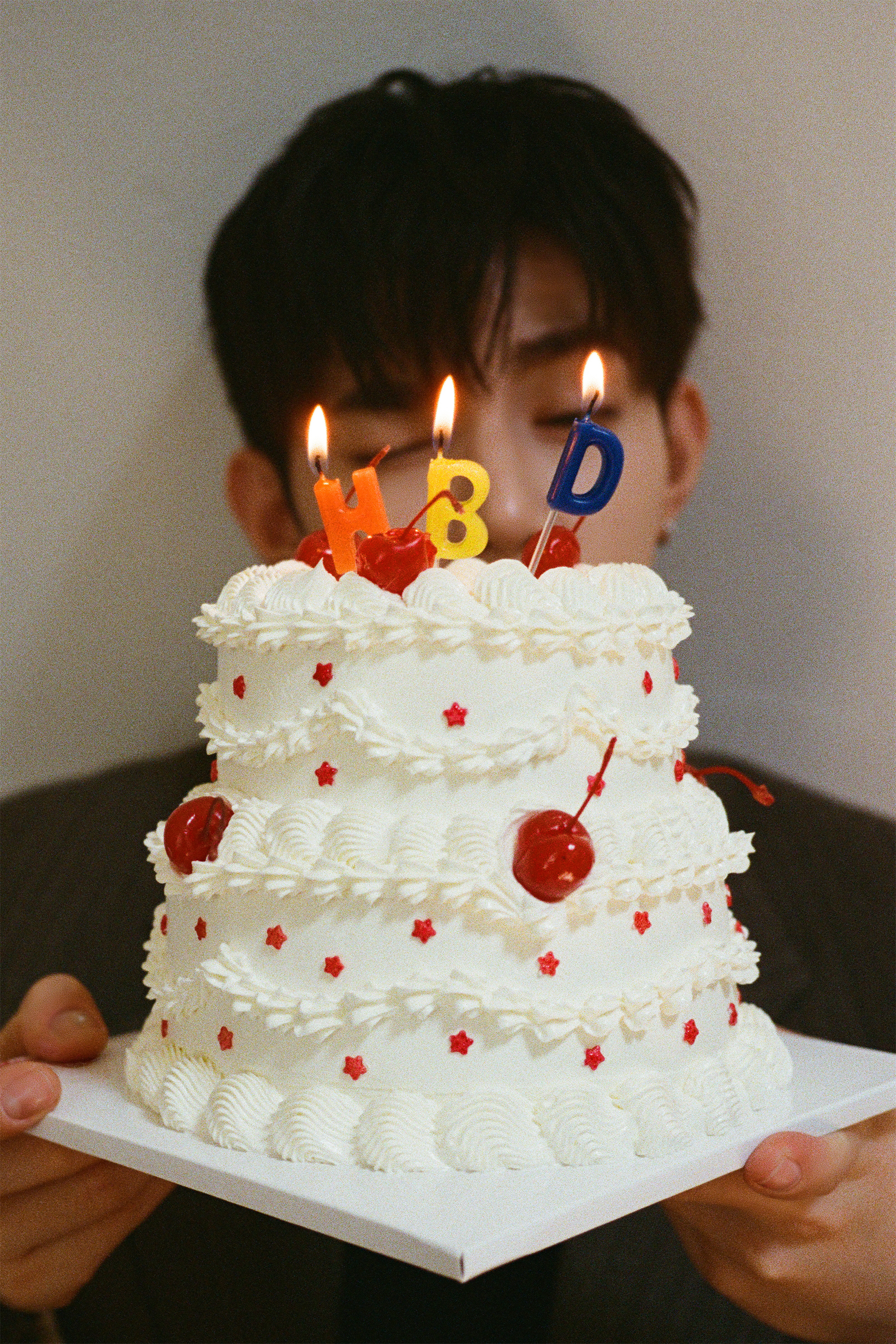 [잡담] 소속사에서 풀어준 장하오 생일 기념 사진들 | 인스티즈
