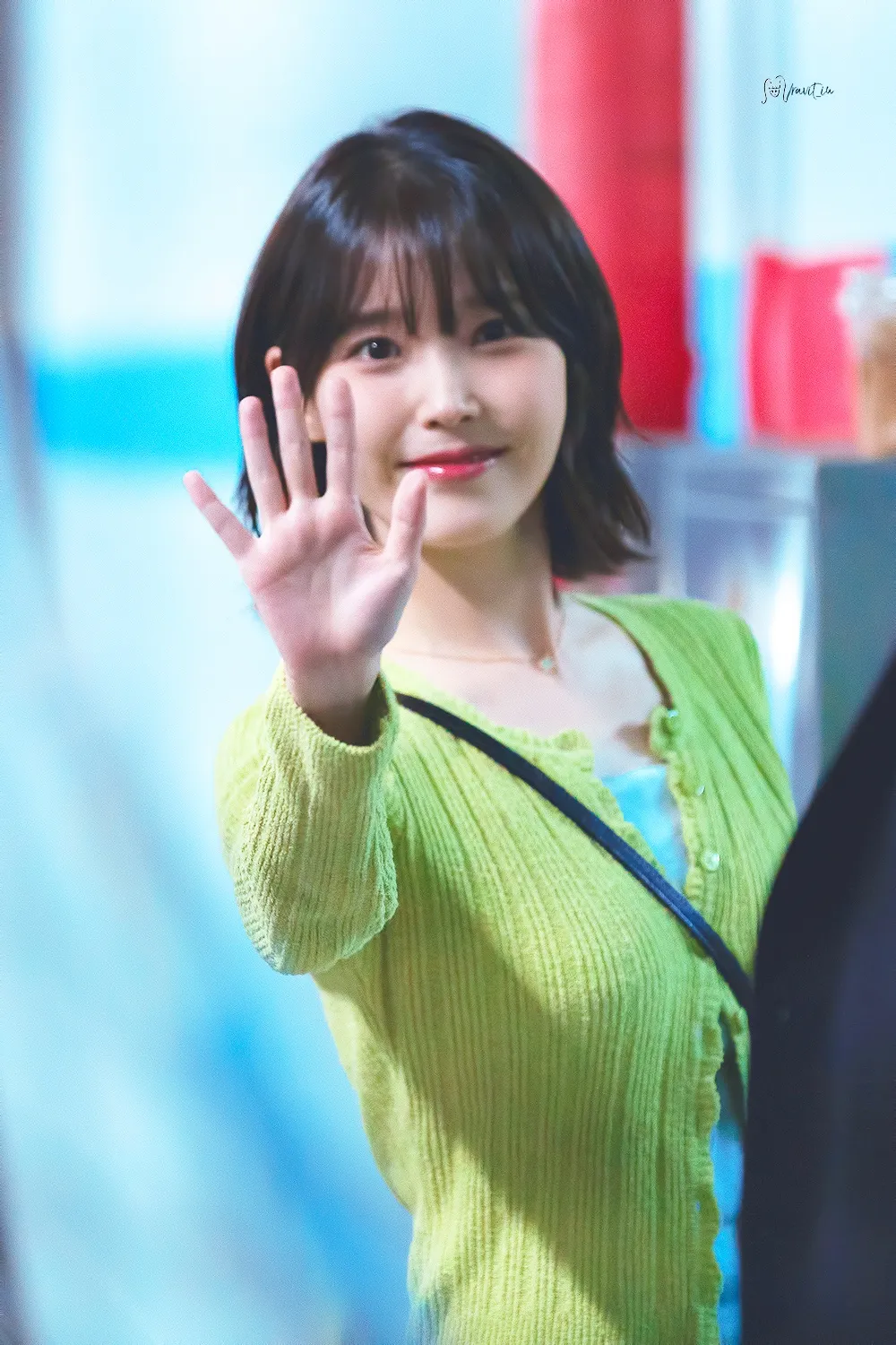 [잡담] 이 날 아이유 너무 예쁜것같음.. | 인스티즈