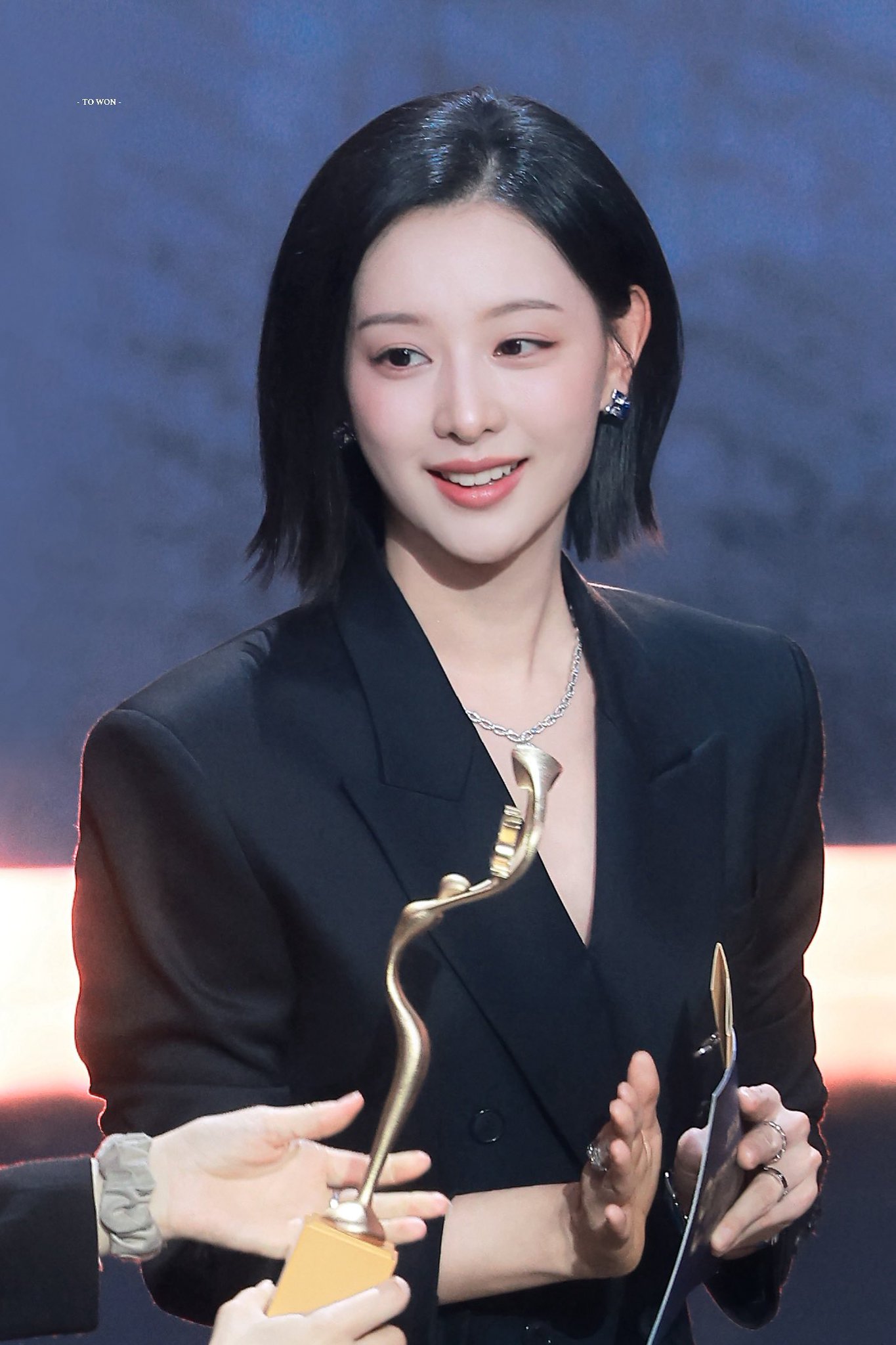 [잡담] 김지원 단발 진짜 고급스러운 느낌 | 인스티즈