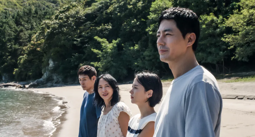 [잡담] 가능한 사랑 스틸컷인데 누가 노동자층이랑 부유층 부부일까? | 인스티즈
