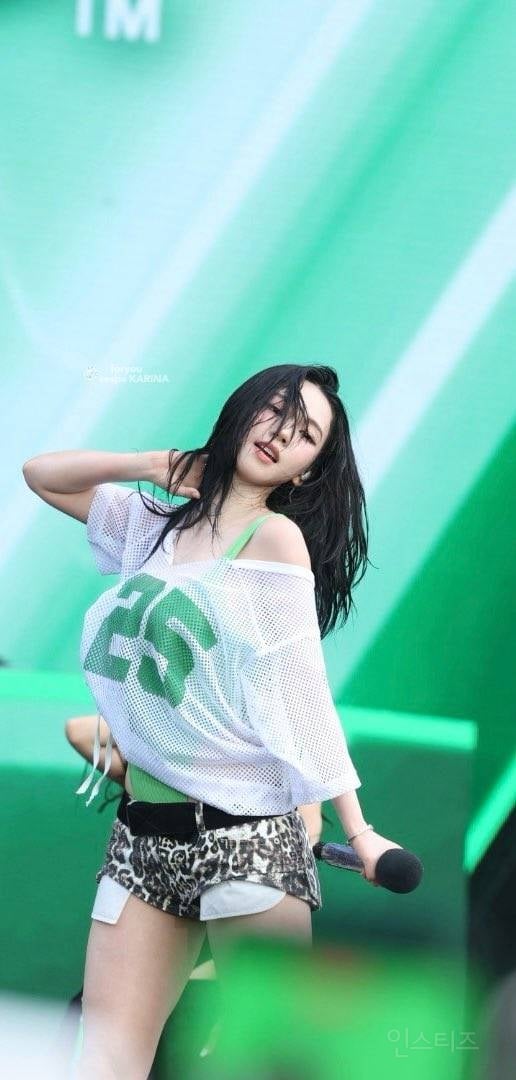 오늘자 워터밤 참석한 에스파 카리나 | 인스티즈