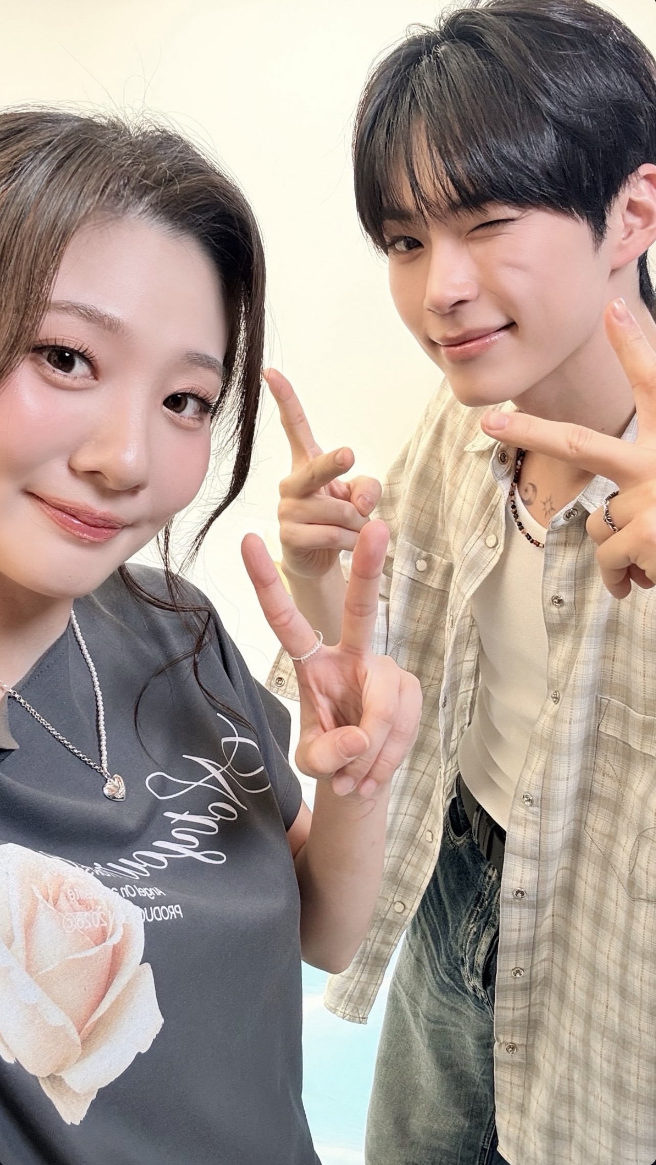 [잡담] 안지영 성한빈 셀카떴다 | 인스티즈