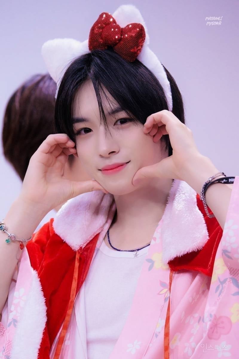 춤선 예쁜데 성인식까지 추는 남돌 실존...jpg | 인스티즈