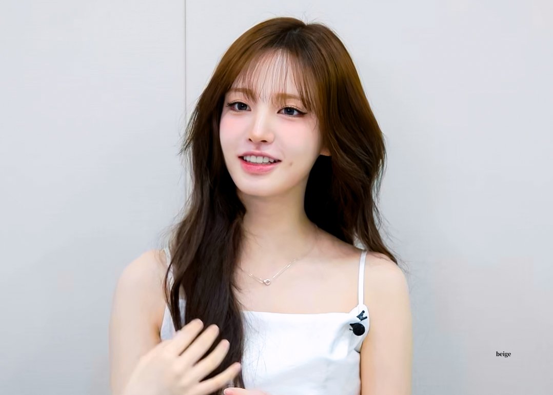 [잡담] 아니 아이브 리즈 요즘 얼굴 진짜 뭐임? 당황스러움 | 인스티즈