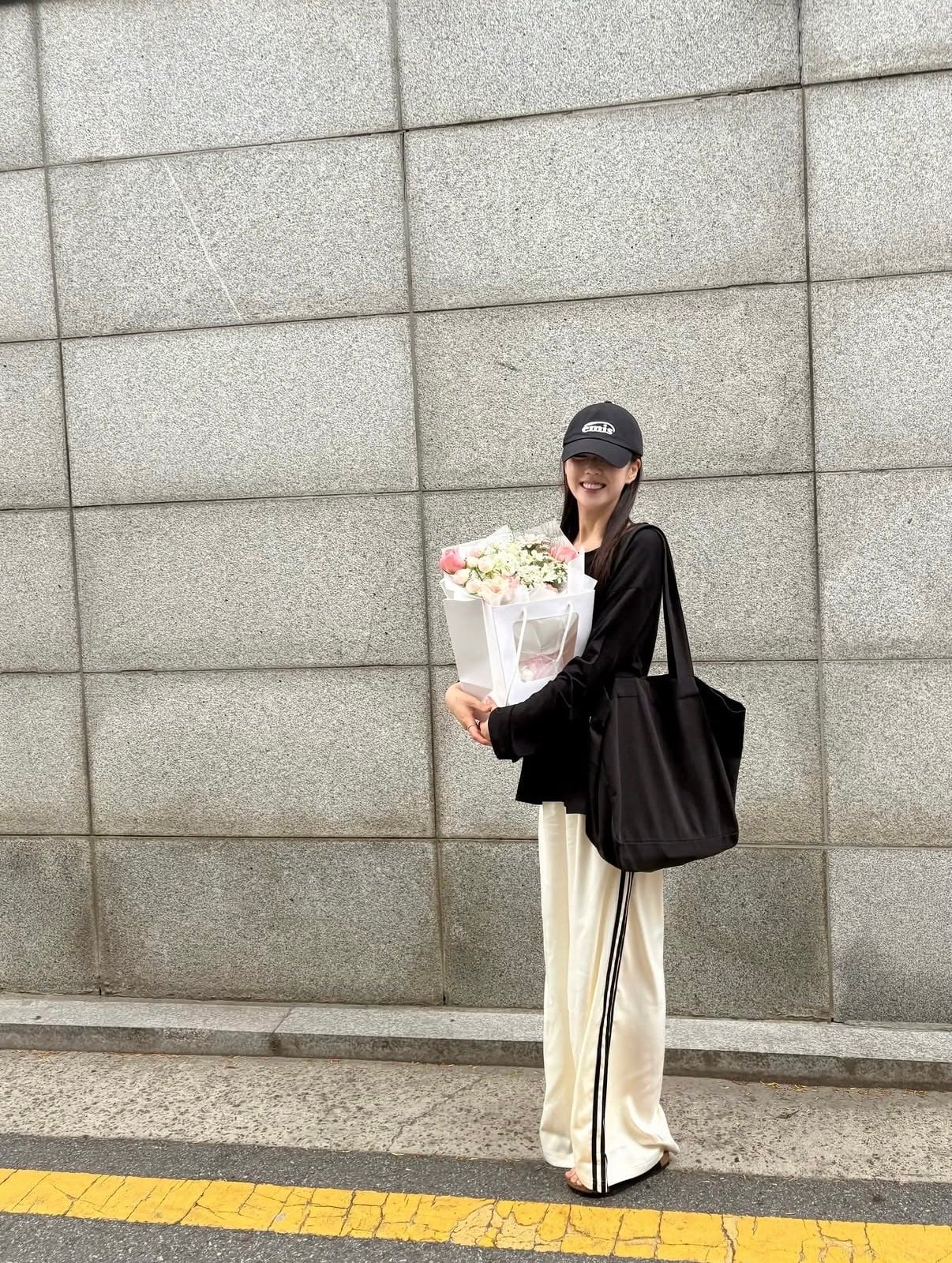 [잡담] 바타가 올린 지예은 사진 이상적인 훈녀여친짤같다 | 인스티즈