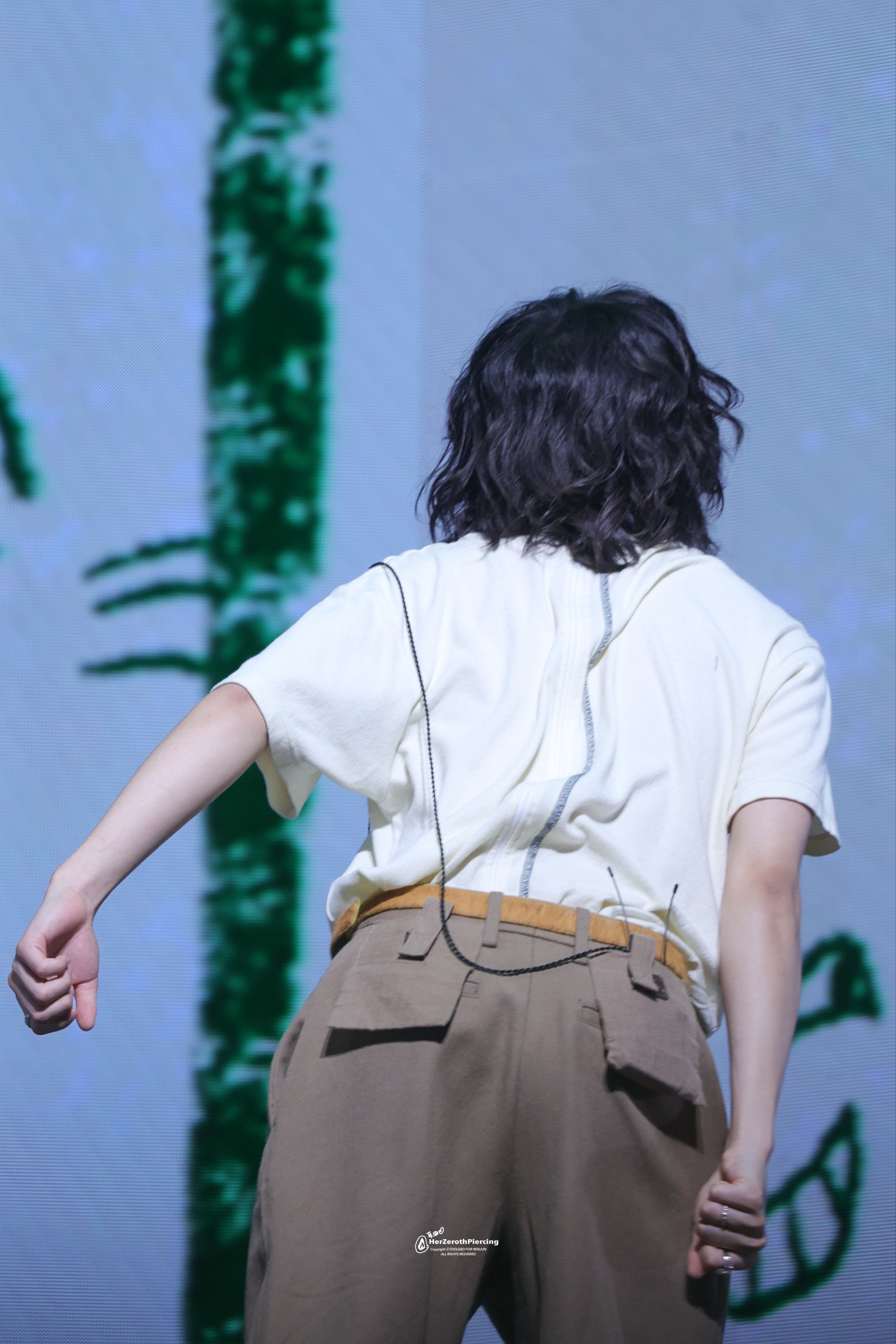 [잡담] 런쥔 뽀글머리 미쳤넼ㅋㅋㅋㅋㅋ | 인스티즈