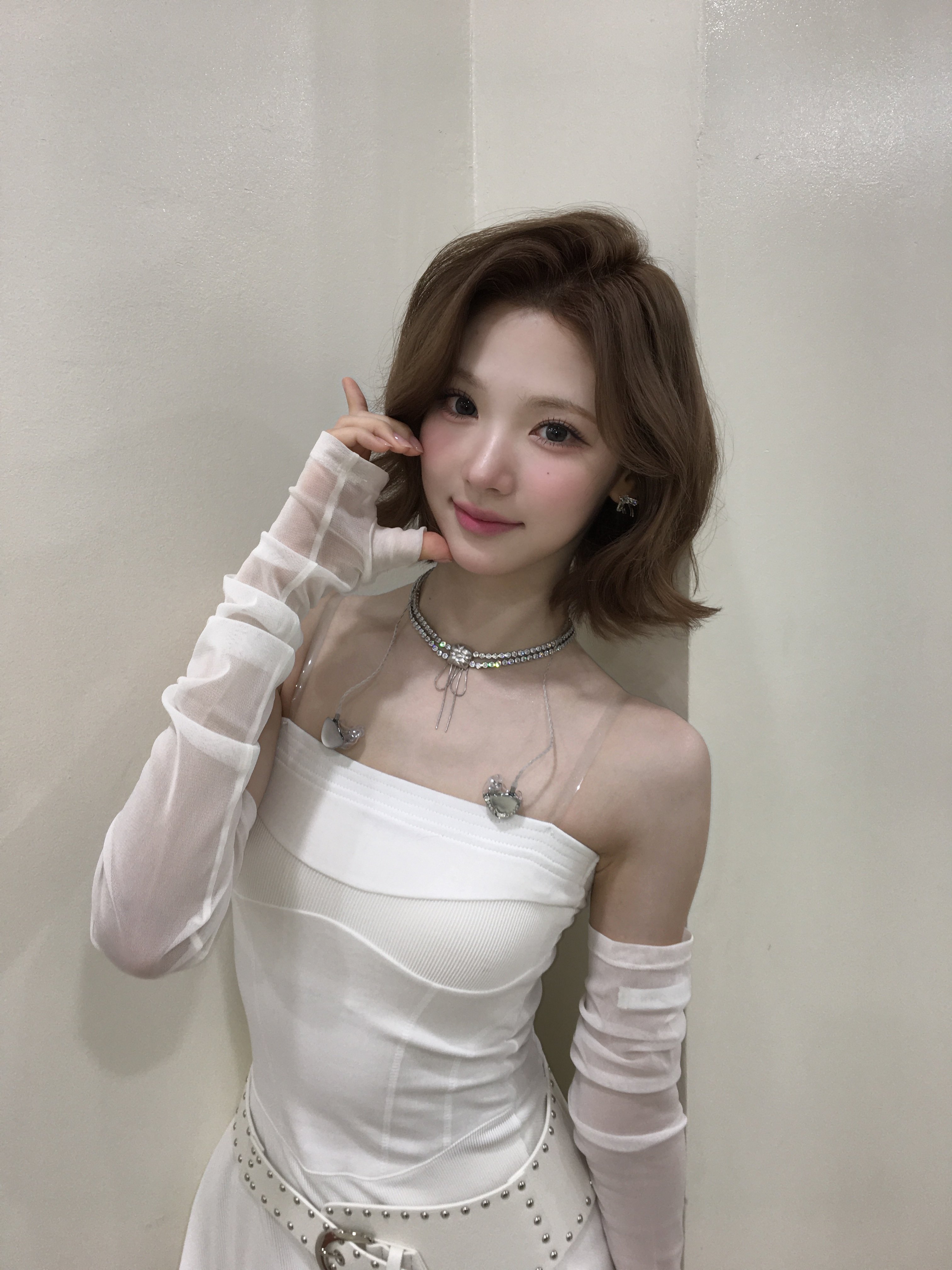 [잡담] 어제 지우 진짜 개개개개개이뻤다 ㄹㅇ 사진 오억개 저장함 | 인스티즈