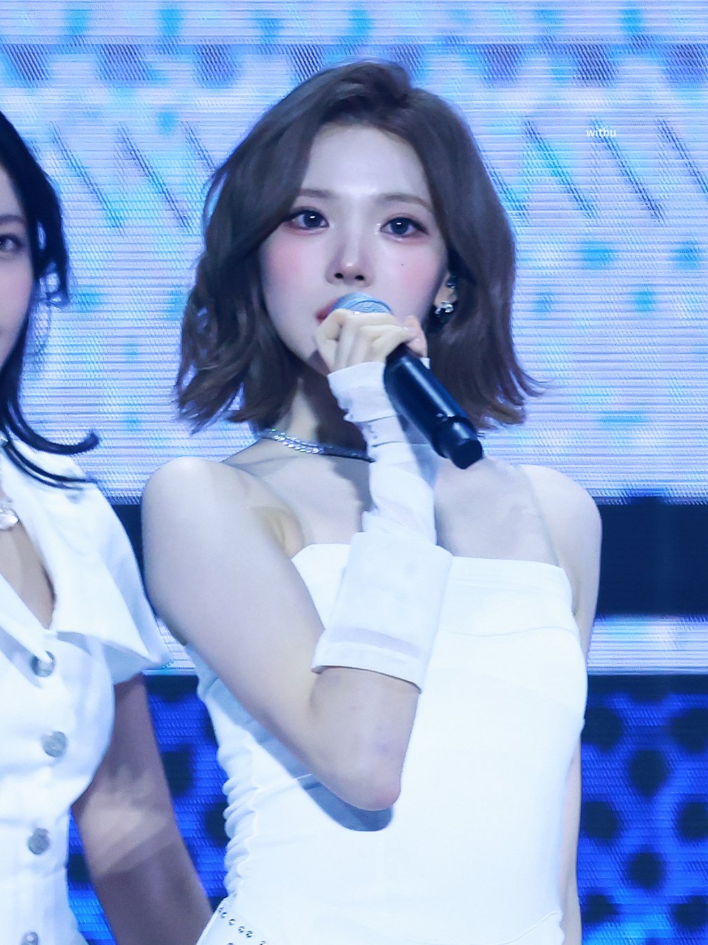 [잡담] 어제 지우 진짜 개개개개개이뻤다 ㄹㅇ 사진 오억개 저장함 | 인스티즈