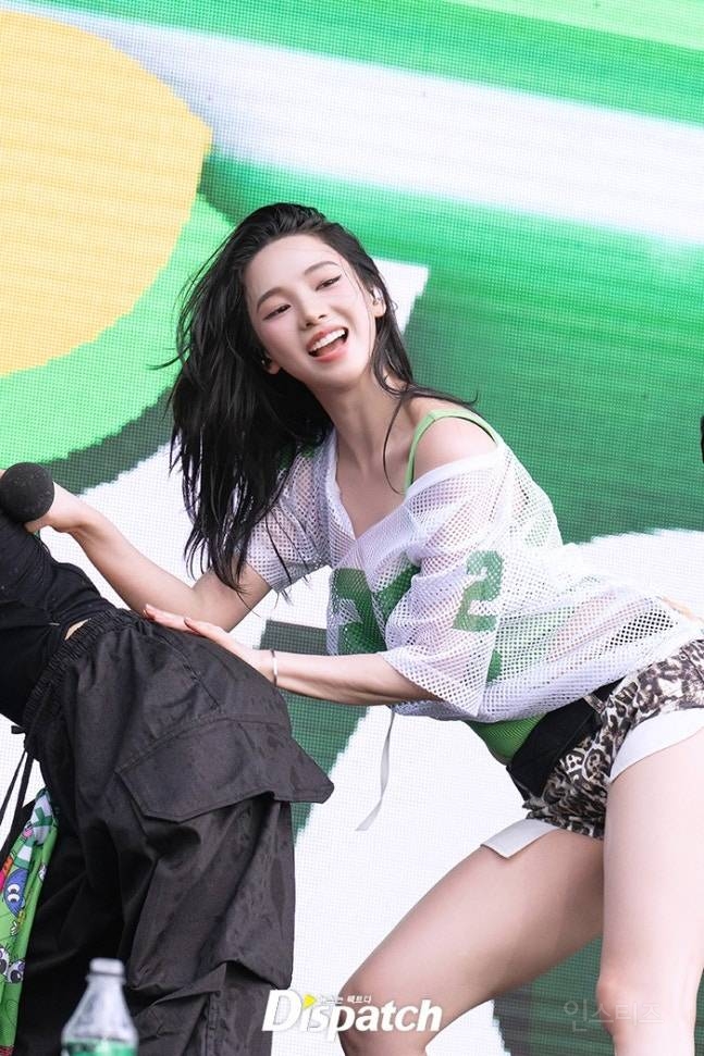 오늘자 워터밤 에스파 카리나 기사사진 jpg | 인스티즈