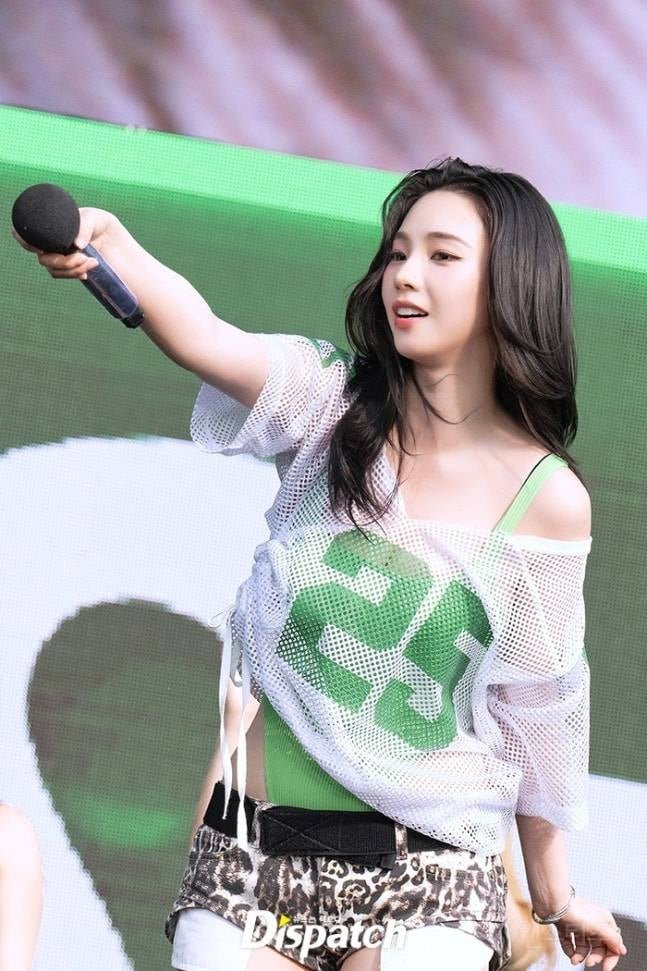 오늘자 워터밤 에스파 카리나 기사사진 jpg | 인스티즈