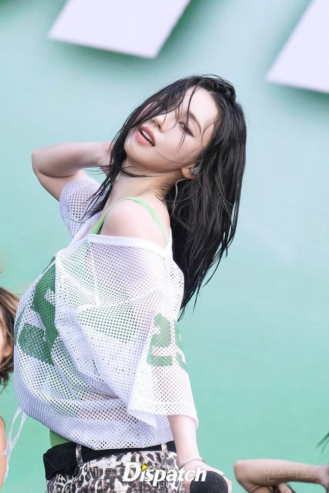 오늘자 워터밤 에스파 카리나 기사사진 jpg | 인스티즈