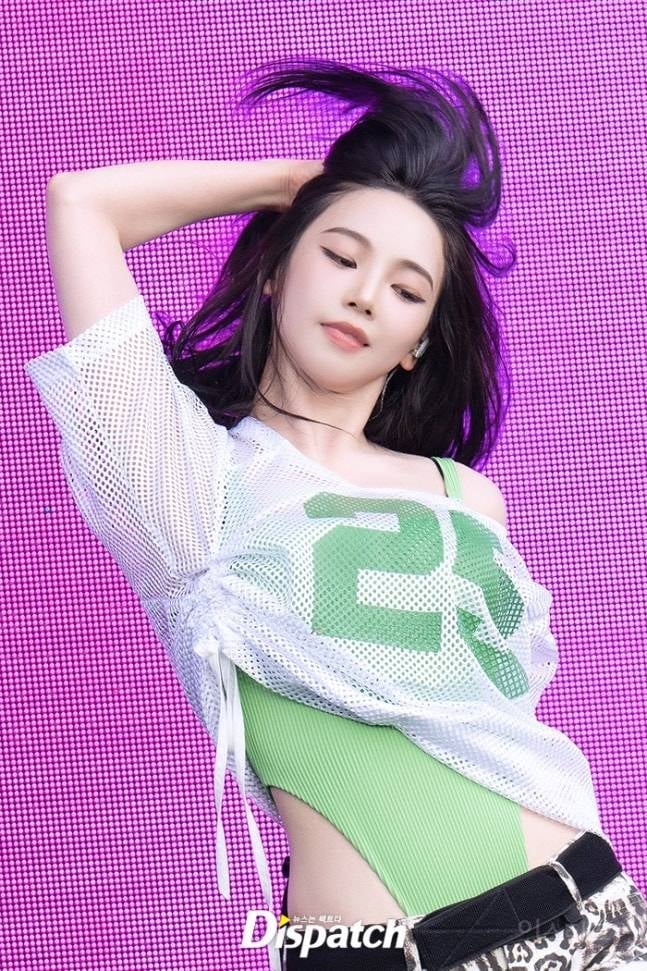 오늘자 워터밤 에스파 카리나 기사사진 jpg | 인스티즈