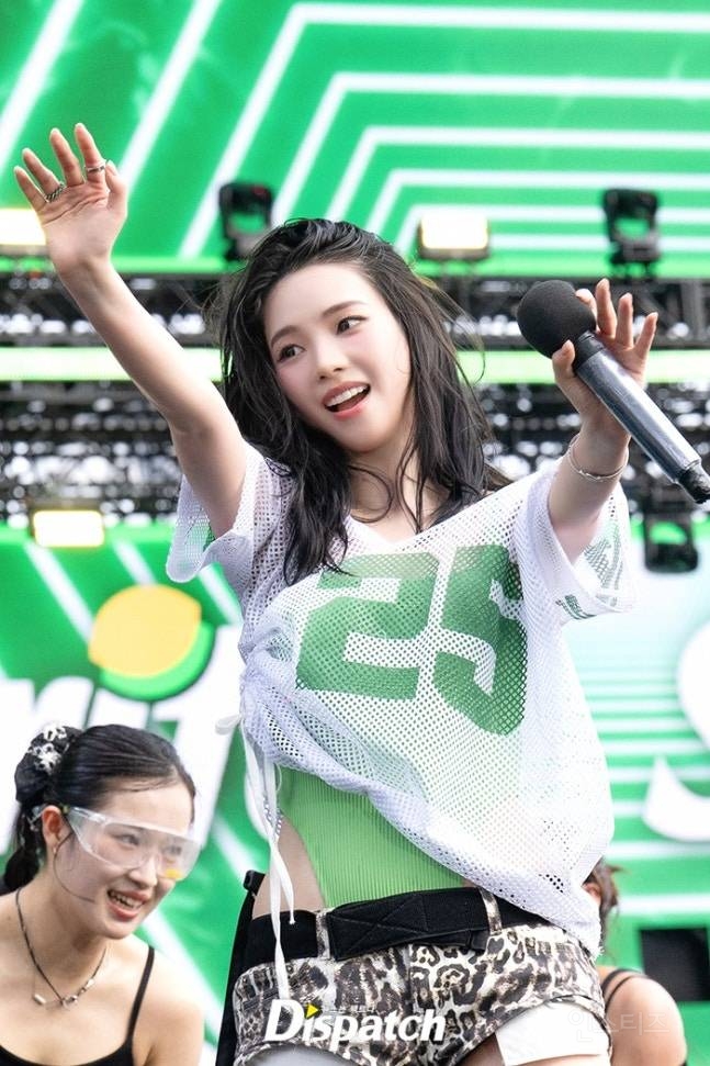 오늘자 워터밤 에스파 카리나 기사사진 jpg | 인스티즈