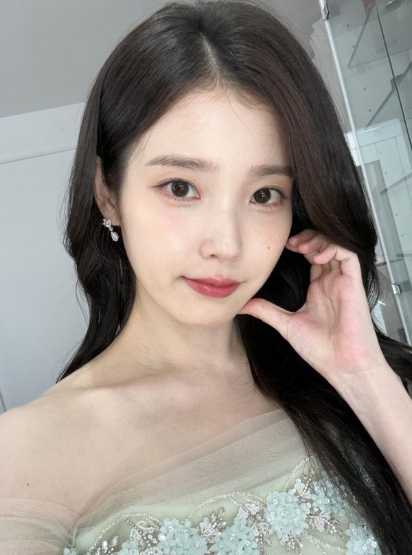 아이유는 진짜 나이 하나도 안먹는다 | 인스티즈