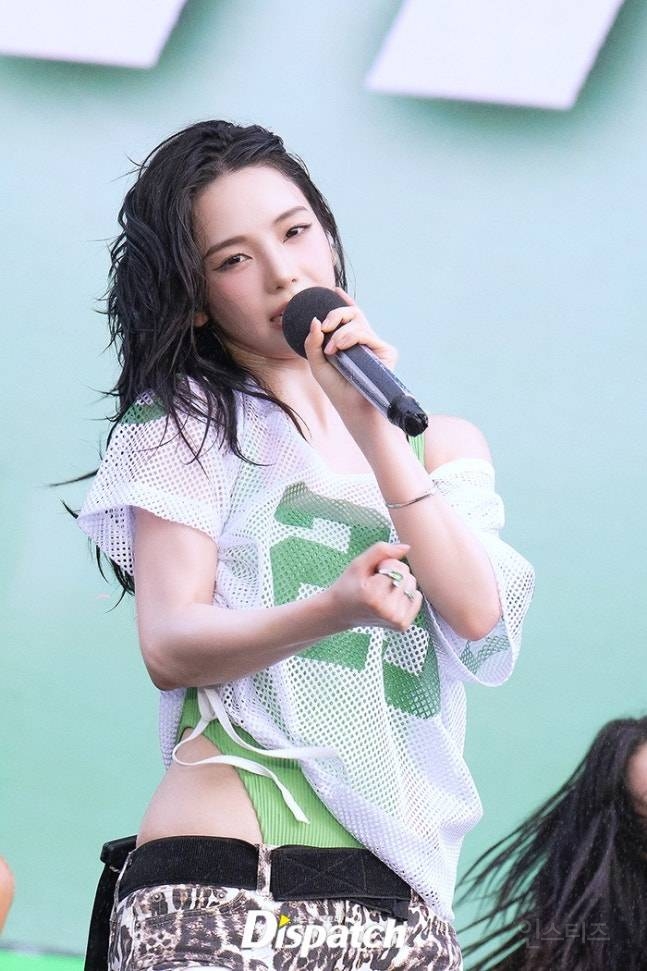 오늘자 워터밤 에스파 카리나 기사사진 jpg | 인스티즈